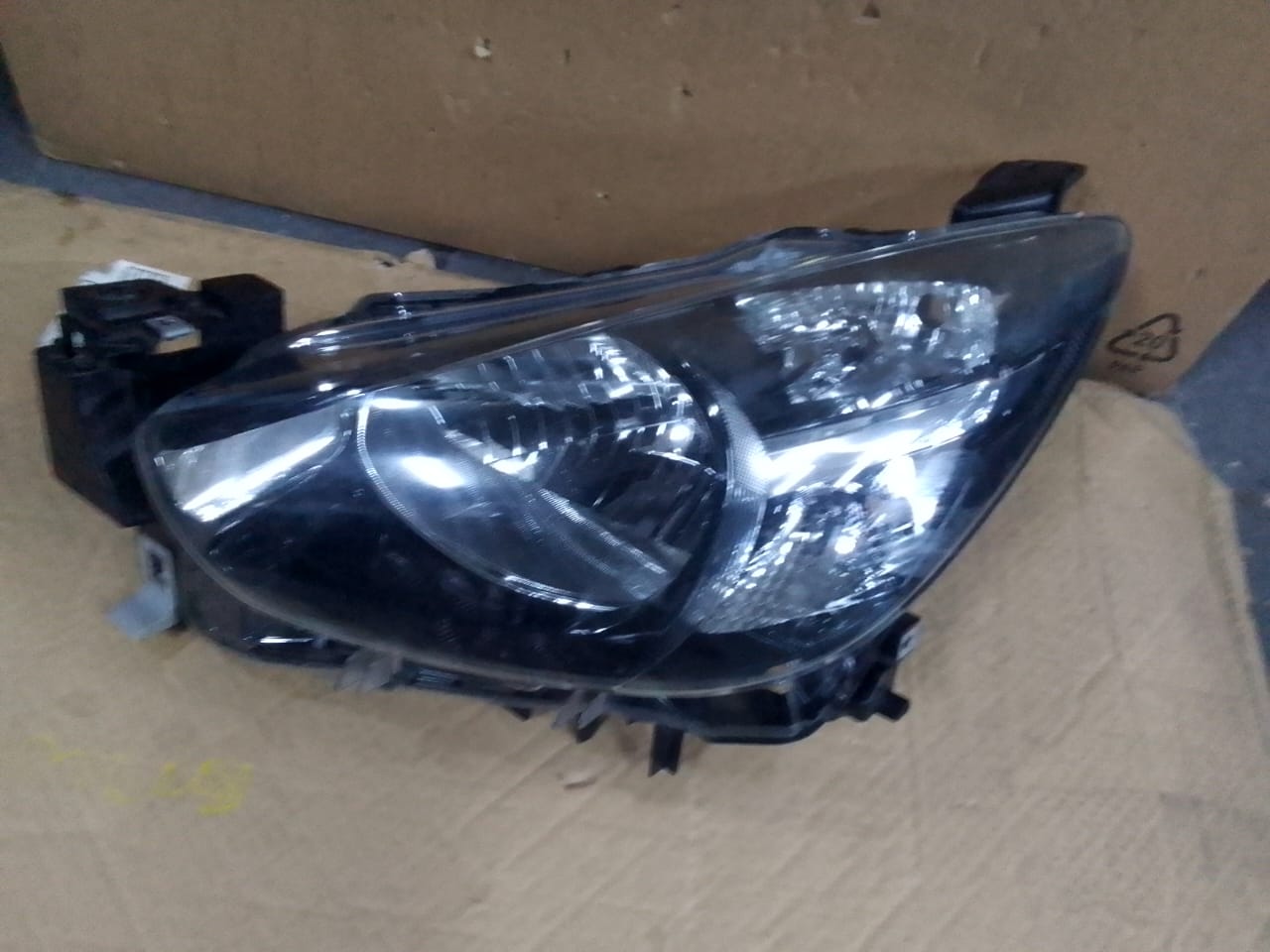 (2014-2018) MAZDA 2 LEFT SIDE NORMAL HEADGHT FOR SALE - Private Seller