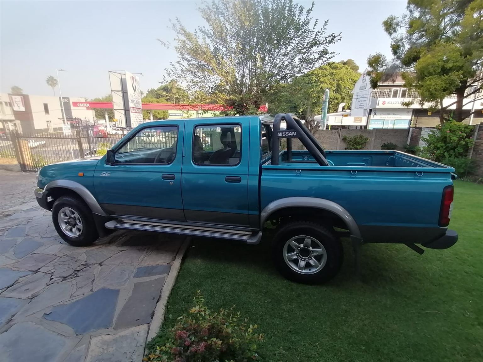 nissan hardbody 2000