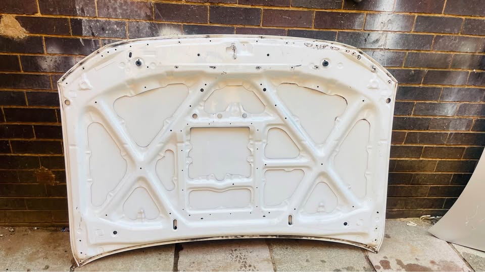 Toyota Hilux D4D bonnet - Private Seller Toyota Hilux D4D bonnet - Private Seller