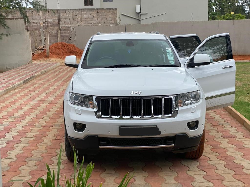 JeepGrand Cherokee 2013 3.6 v6 petrol Limited - Private Seller JeepGrand Cherokee 2013 3.6 v6 petrol Limited - Private Seller