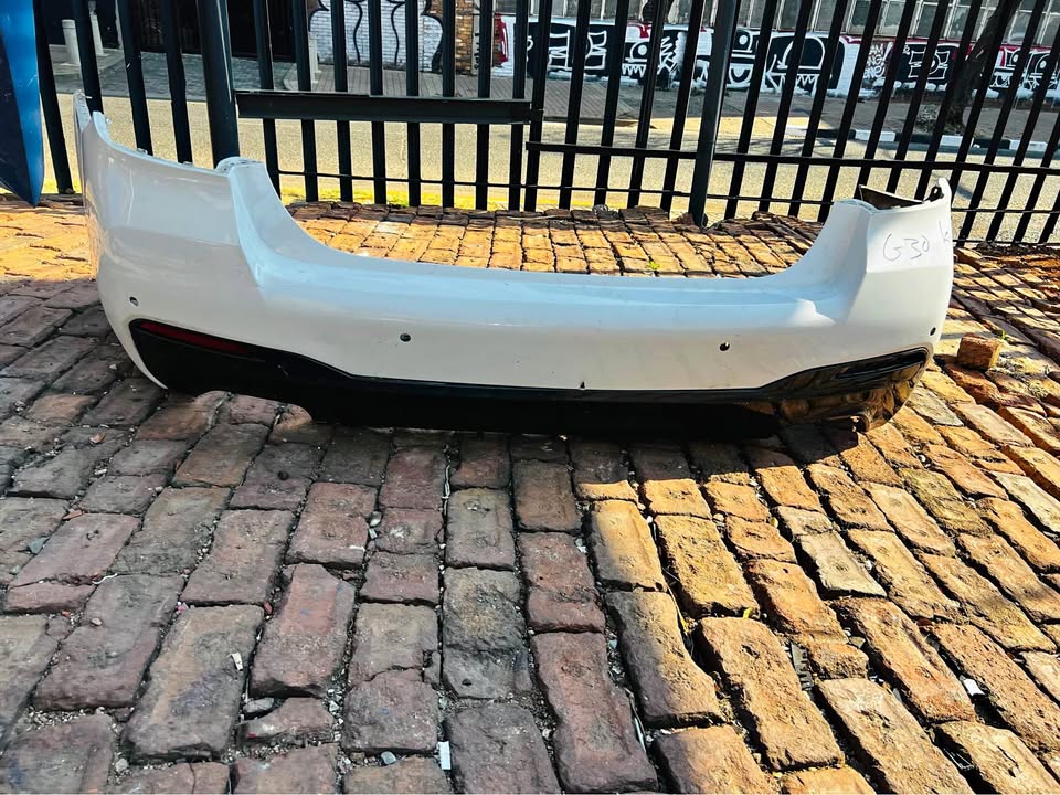 BMW 5 Series (G30 / G31) M Sport Rear Bumper - Private Seller BMW 5 Series (G30 / G31) M Sport Rear Bumper - Private Seller
