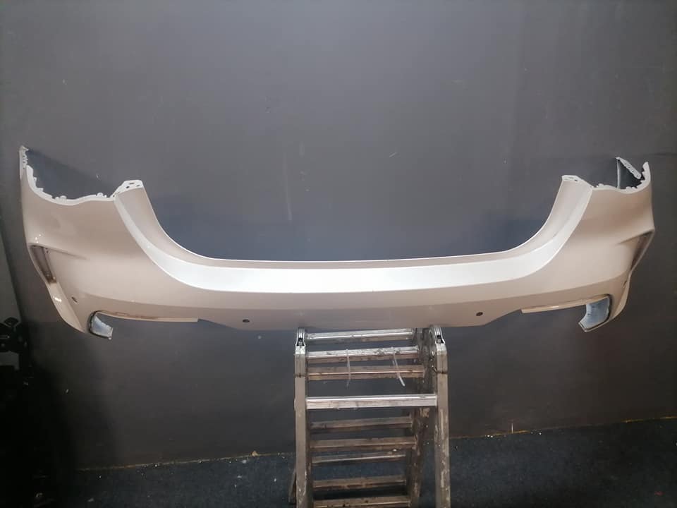 BMW M4 G23 white bumper DM or contact number in the description for assistance. - Private Seller BMW M4 G23 white bumper DM or contact number in the description for assistance. - Private Seller