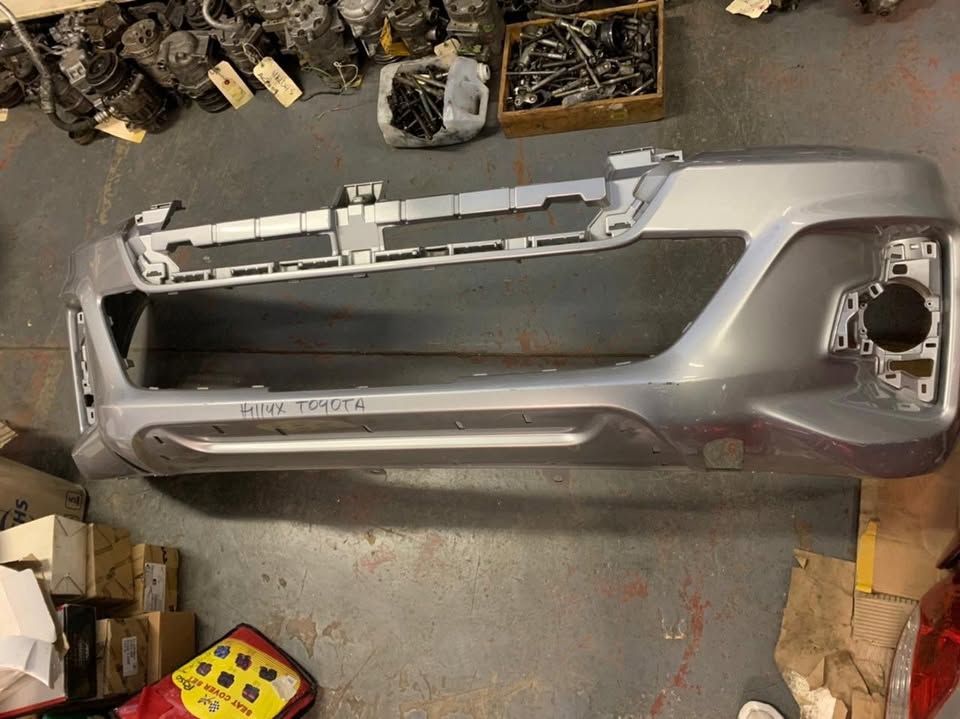 TOYOTA HILUX FRONT BUMPER - Private Seller TOYOTA HILUX FRONT BUMPER - Private Seller