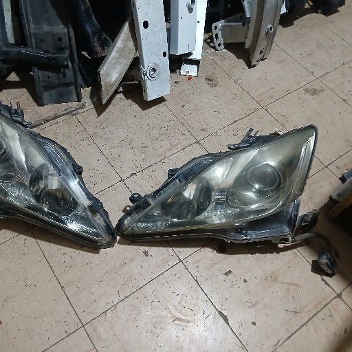 Lexus is250 headlight - Private Seller Lexus is250 headlight - Private Seller