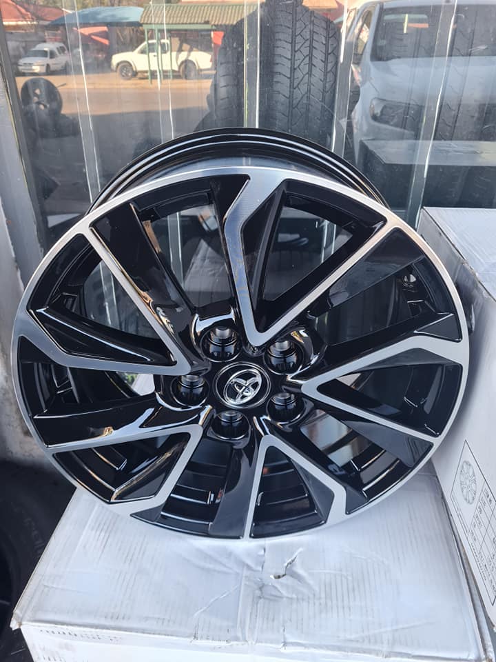 Toyota corolla quest Brand new mags size 17