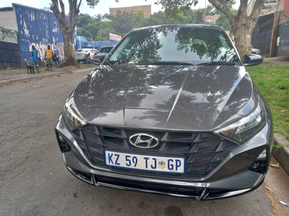 2023 Hyundai i20 Hatchback Grey, 1.2 Petrol, Manual Transmission,  29000kms,