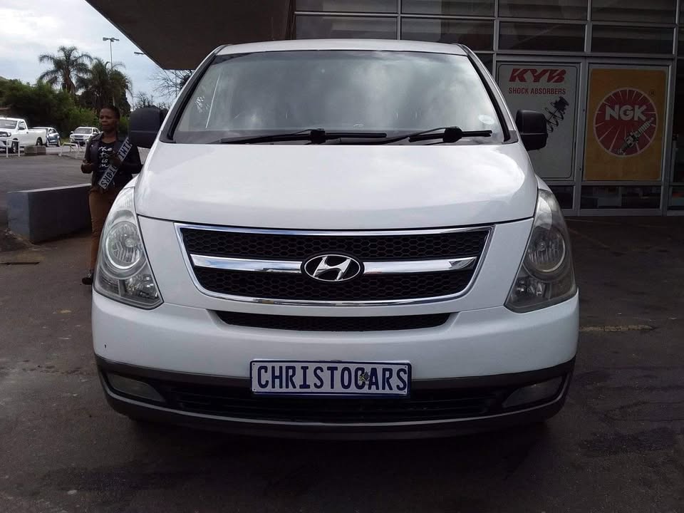 2012 Hyundai H-1 8 seater automatic diesel 2012