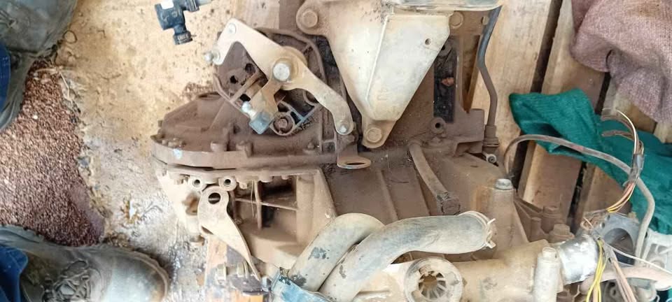 Nissan Almera Engine and gearbox - Private Seller Nissan Almera Engine and gearbox - Private Seller