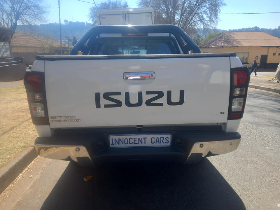 2014 ISUZU DTEQ KB300 DIESEL ENGINE, D/C, MANUAL 4X4, MILEAGE 137000KMS, WHITE COLOR,