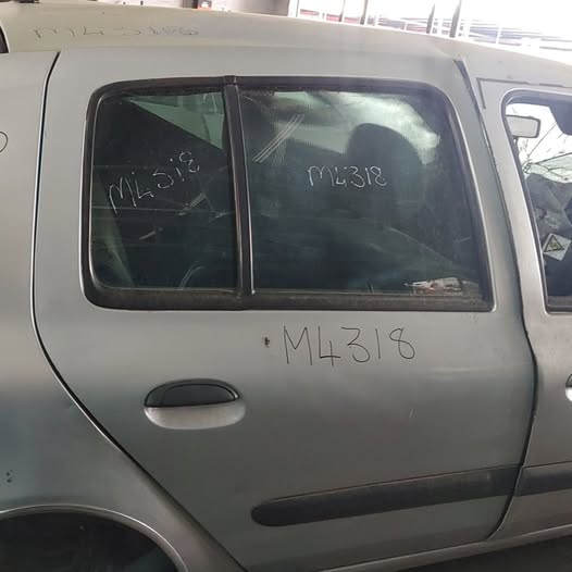 RENAULT CLIO2 RIGHT REAR DOOR - Private Seller RENAULT CLIO2 RIGHT REAR DOOR - Private Seller