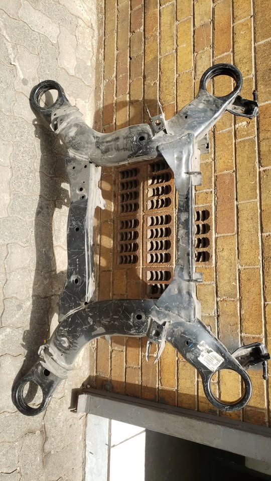 Jeep Grand Cherokee Sub Frame. - Private Seller Jeep Grand Cherokee Sub Frame. - Private Seller