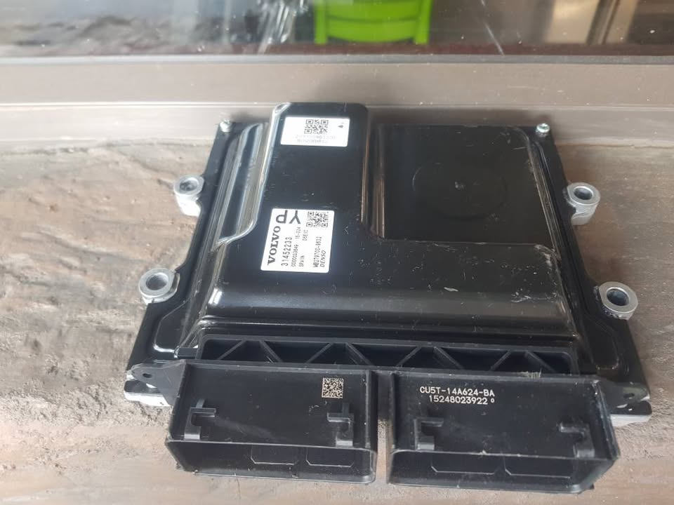 VOLVO XC90 COMPUTER BOX FORSALE - Private Seller
