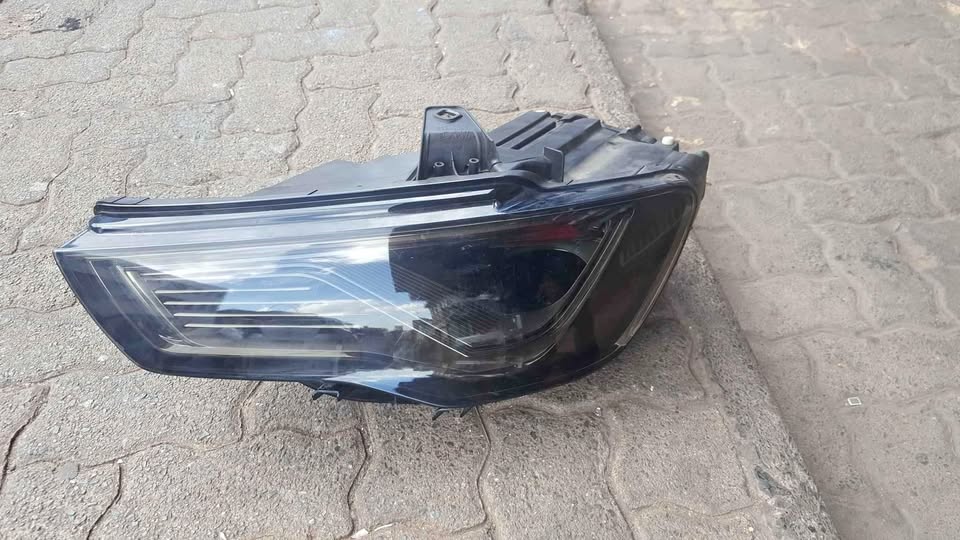 AUDI RS3 LEFT SIDE HEADLIGHT - Private Seller AUDI RS3 LEFT SIDE HEADLIGHT - Private Seller