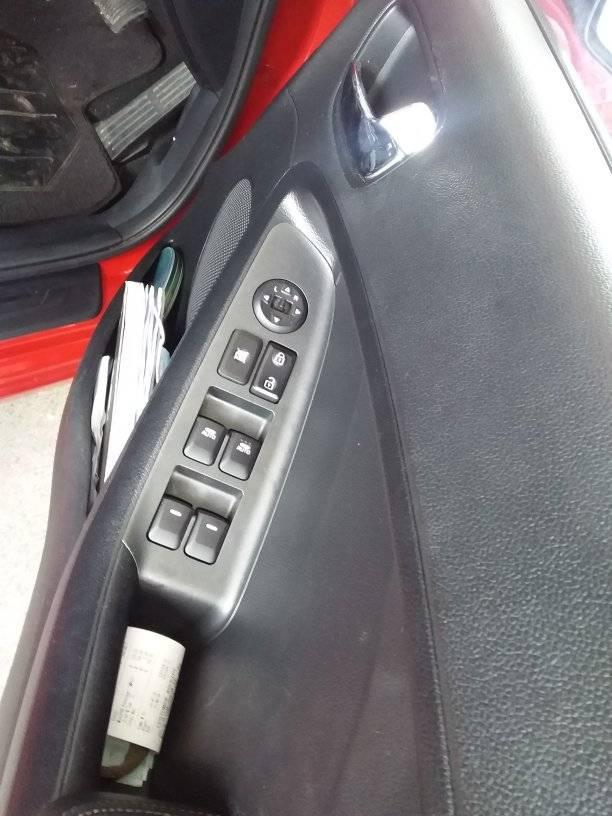 2013 model Kia Serato sedan automatic petrol
