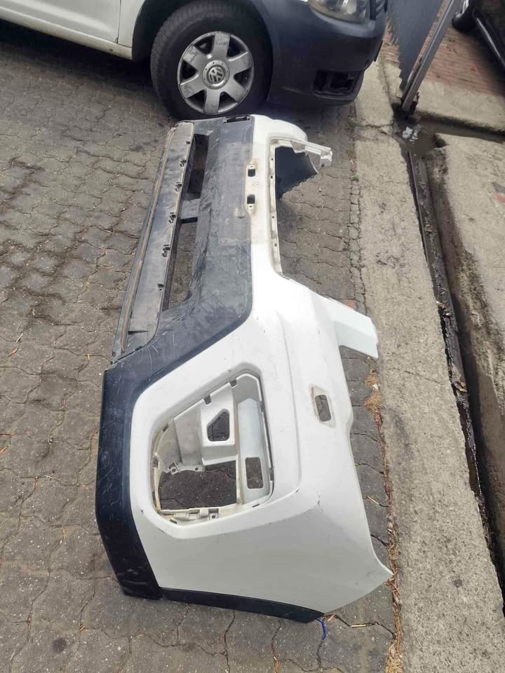 Mitsubishi Subaru Forester 2018 front bumper - Private Seller