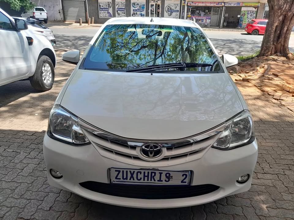 2017 TOYOTA ETIOS 1.5 HATCHBACK MANUAL