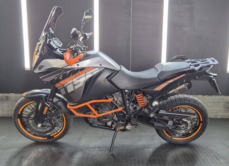 2014 KTM 1190 Adventure - 39 000km- Tinted Screen - Crash Bars - Spotlights - Private Seller 2014 KTM 1190 Adventure - 39 000km- Tinted Screen - Crash Bars - Spotlights - Private Seller