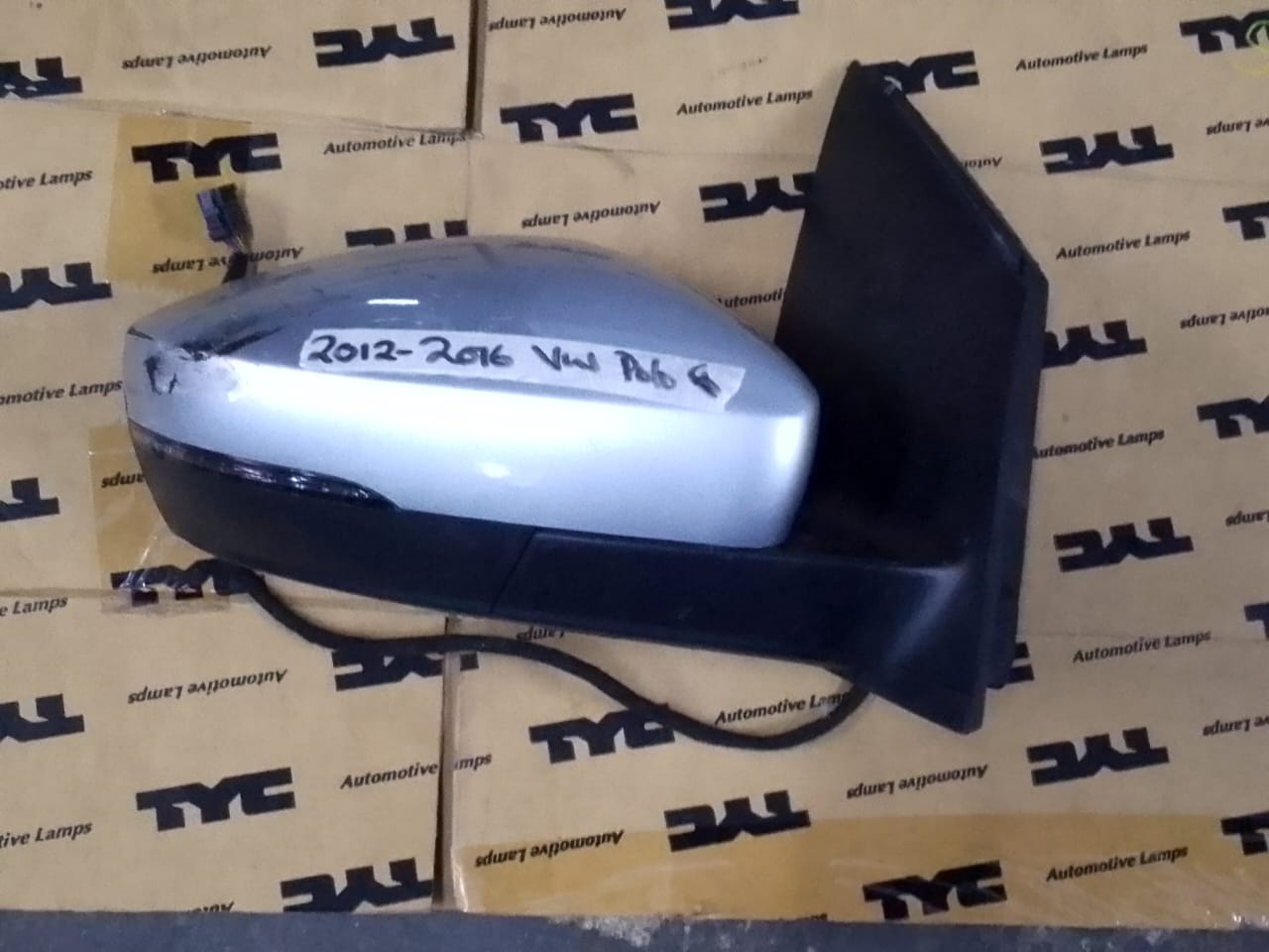 (2012-2016) VW POLO 8 RHS MIRROR WITH INDICATOR FOR SALE