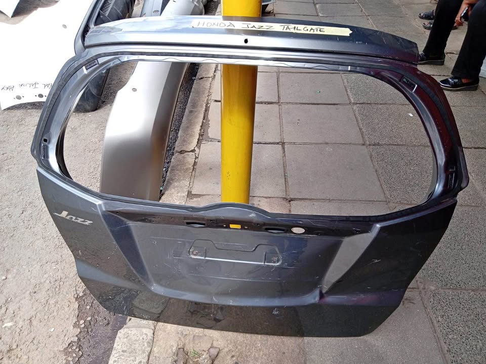 Honda Jazz tailgate - Private Seller Honda Jazz tailgate - Private Seller
