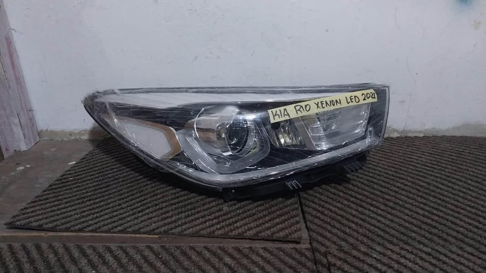 Kia Rio xenon headlight 2021 - Private Seller Kia Rio xenon headlight 2021 - Private Seller