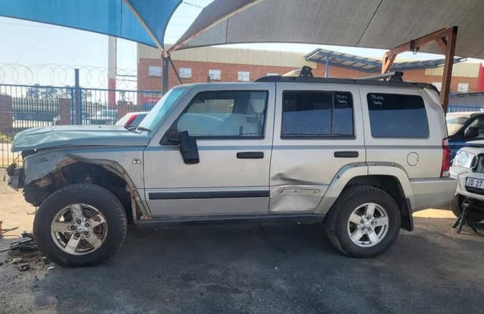 2007 Jeep Commander 3.0 Sport STRIPPING FOR SPARE PARTS - Private Seller 2007 Jeep Commander 3.0 Sport STRIPPING FOR SPARE PARTS - Private Seller