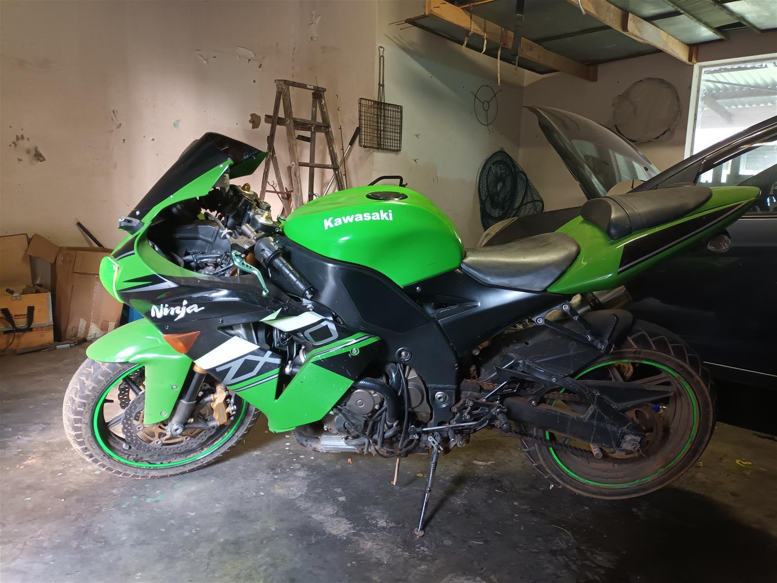 Zx10 for sale with power comander and 2 helmetz Junk Mail