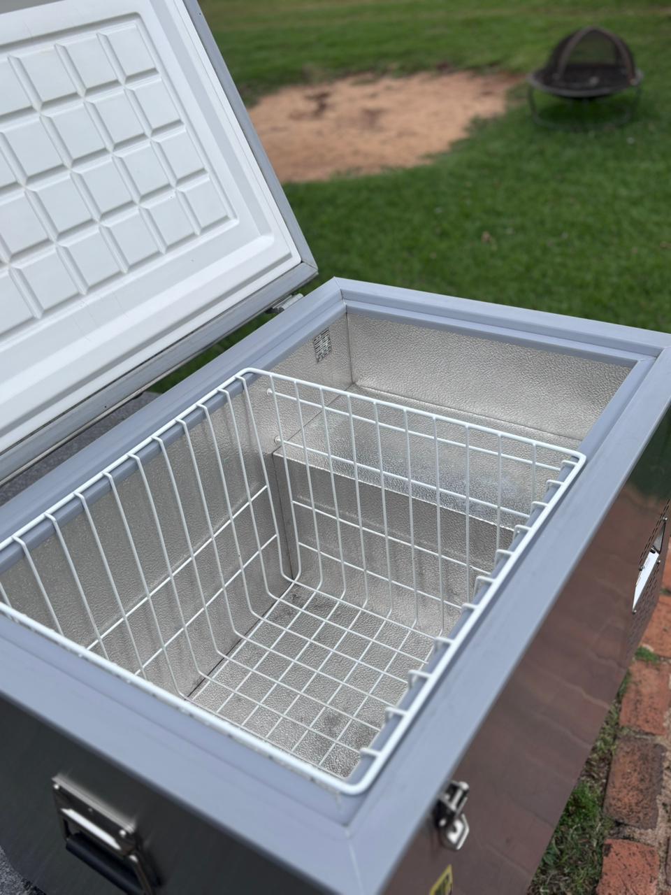 90L Campmaster camping fridge freezer | Junk Mail Marketplace