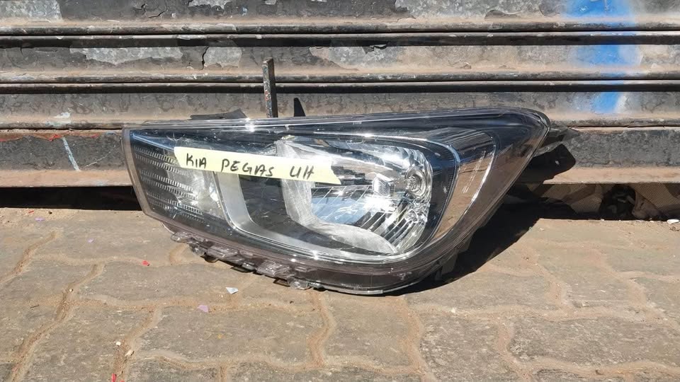 Kia Pegas headlight - Private Seller Kia Pegas headlight - Private Seller