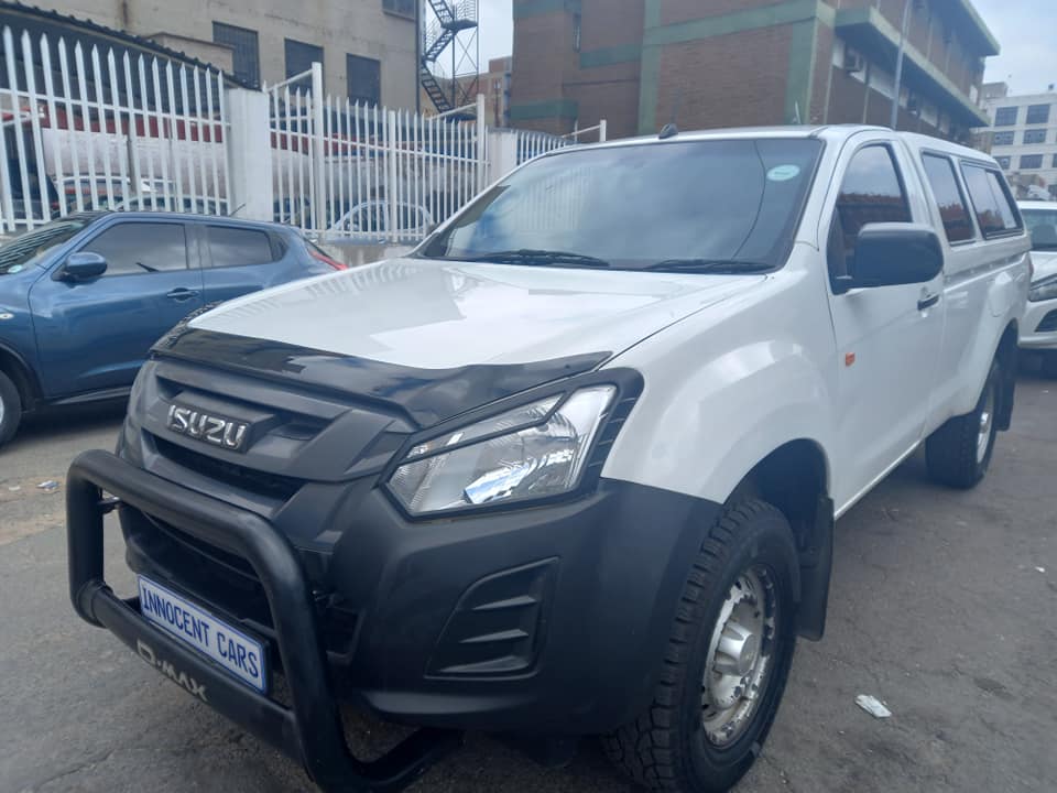 2021 ISUZU KB250 2.5 DIESEL BAKKIE WITH CANOPY, MANUAL, WHITE COLOUR, MILEAGE 79000KM