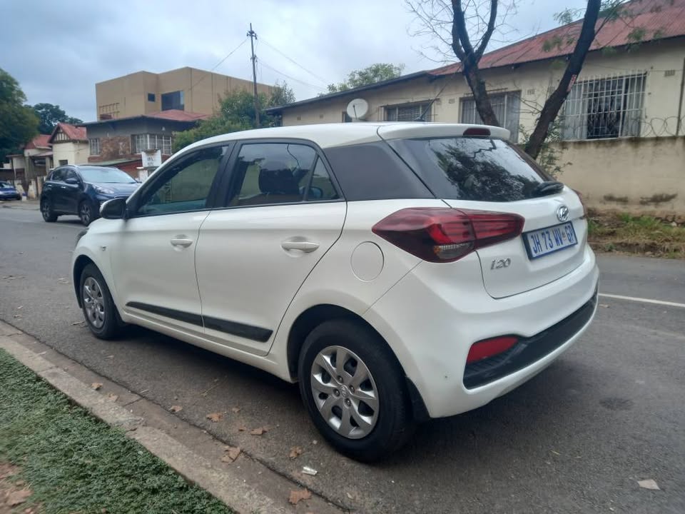 2019 Hyundai i20 1.2 PETROL, Manual, White
