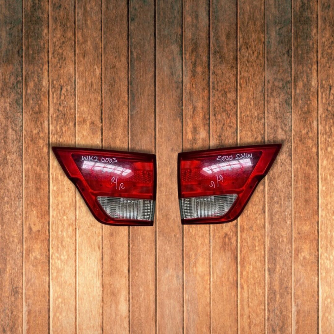 Jeep Grand Cherokee Wk2 Inner Tail Light - Private Seller Jeep Grand Cherokee Wk2 Inner Tail Light - Private Seller
