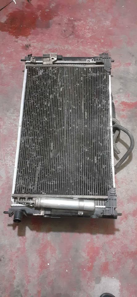 Honda CRV Complete Radiator Set - Private Seller Honda CRV Complete Radiator Set - Private Seller