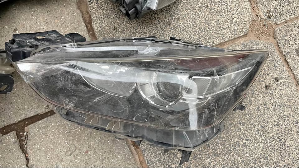 Mazda CX-3 headlight - Private Seller Mazda CX-3 headlight - Private Seller