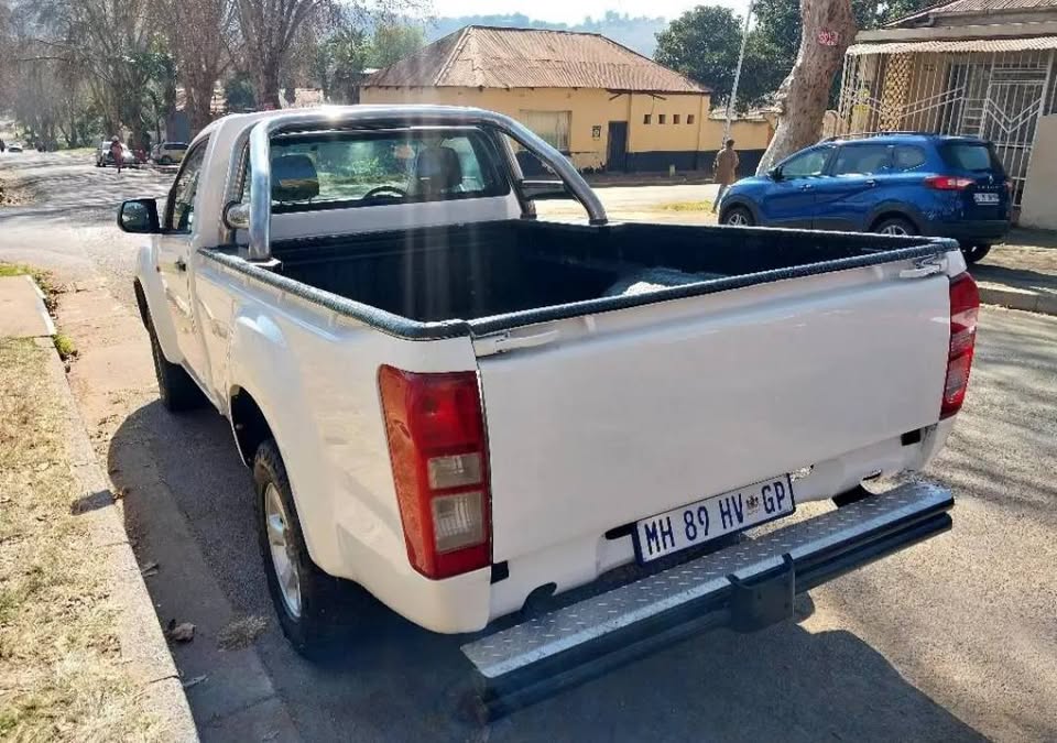 2020 ISUZU KB250 DMAX SINGLE CAB IN EXCELLENT CONDITION