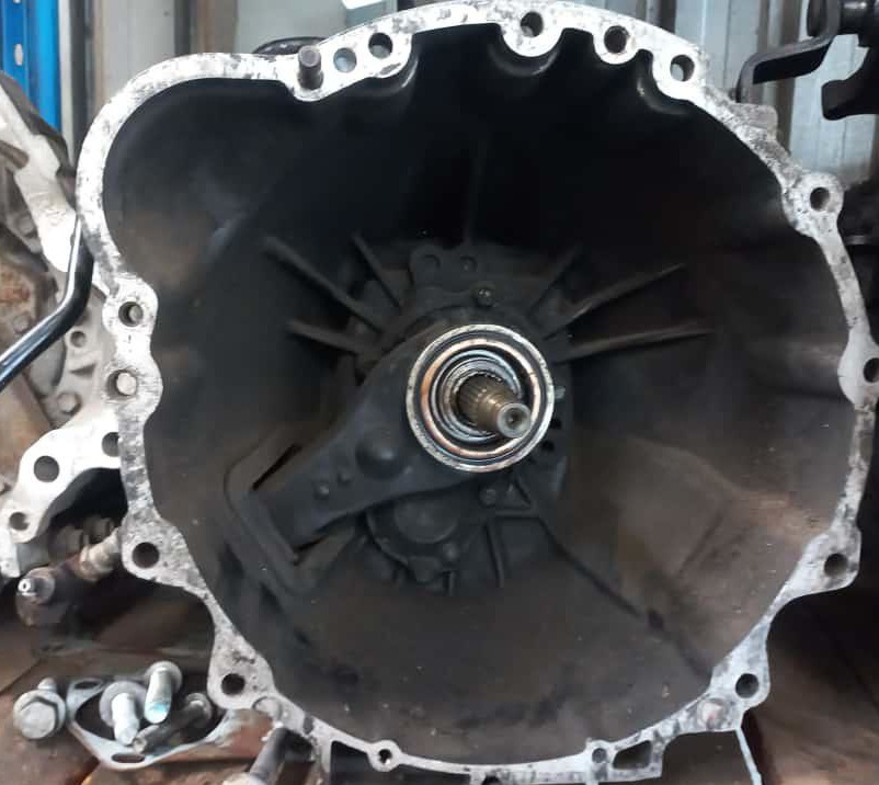 Isuzu KB260 5 Speed Manual Gearbox (4ZE1) - Private Seller Isuzu KB260 5 Speed Manual Gearbox (4ZE1) - Private Seller
