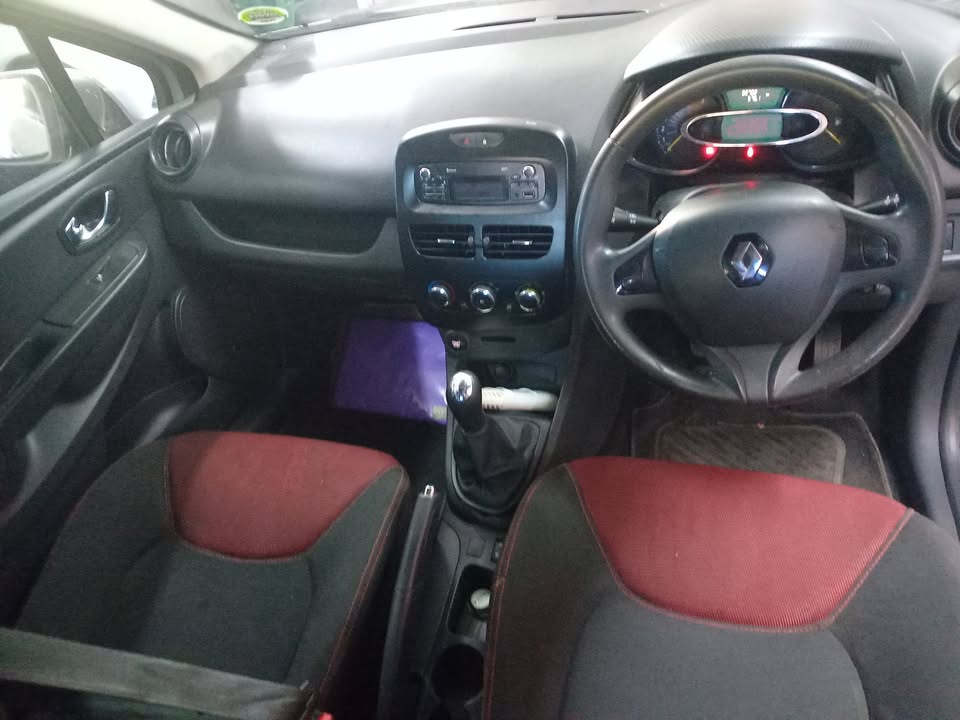 2014 Renault Clio4 1.2Manual Expression Silver Color