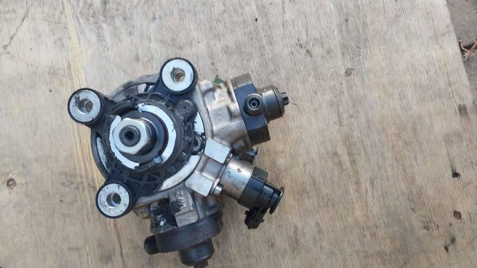 Volvo S60 / XC60 D5 diesel pump for sale - Private Seller Volvo S60 / XC60 D5 diesel pump for sale - Private Seller