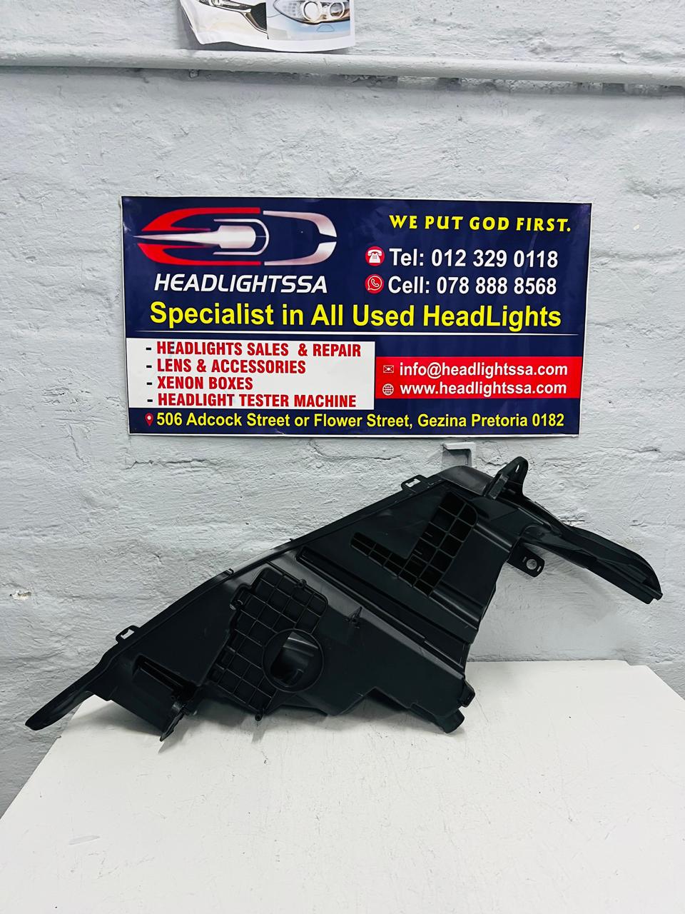 Range Rover Sport right side headlight replacement housing - Private Seller Range Rover Sport right side headlight replacement housing - Private Seller