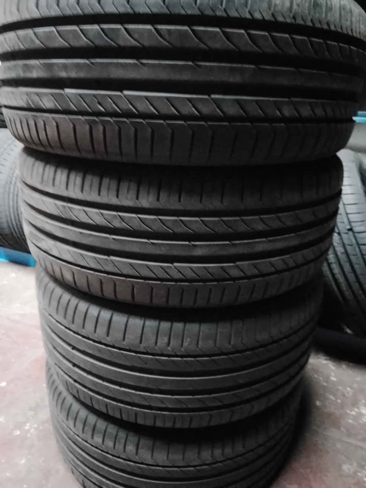 4 X 18 inch Mercedes & BMW Continental runflat tyres with sufficient thread - Private Seller 4 X 18 inch Mercedes & BMW Continental runflat tyres with sufficient thread - Private Seller