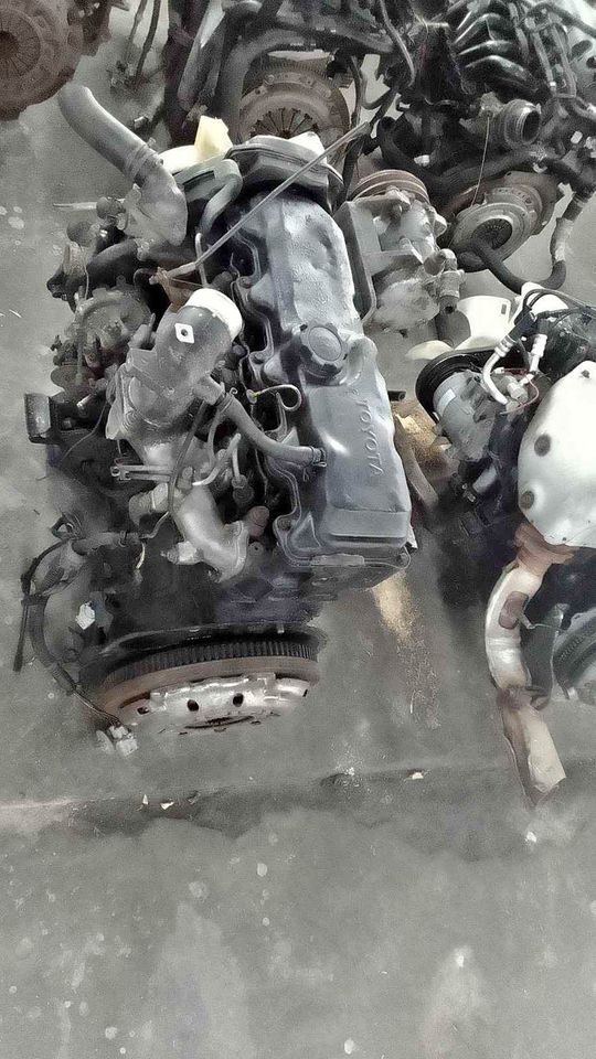 TOYOTA 2L 2.4L COMPLETE ENGINE FOR SALE - Private Seller TOYOTA 2L 2.4L COMPLETE ENGINE FOR SALE - Private Seller