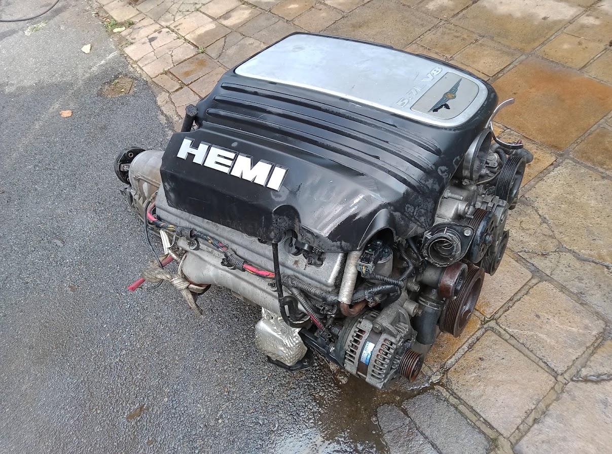 Chrysler 5.7 Hemi & Gearbox