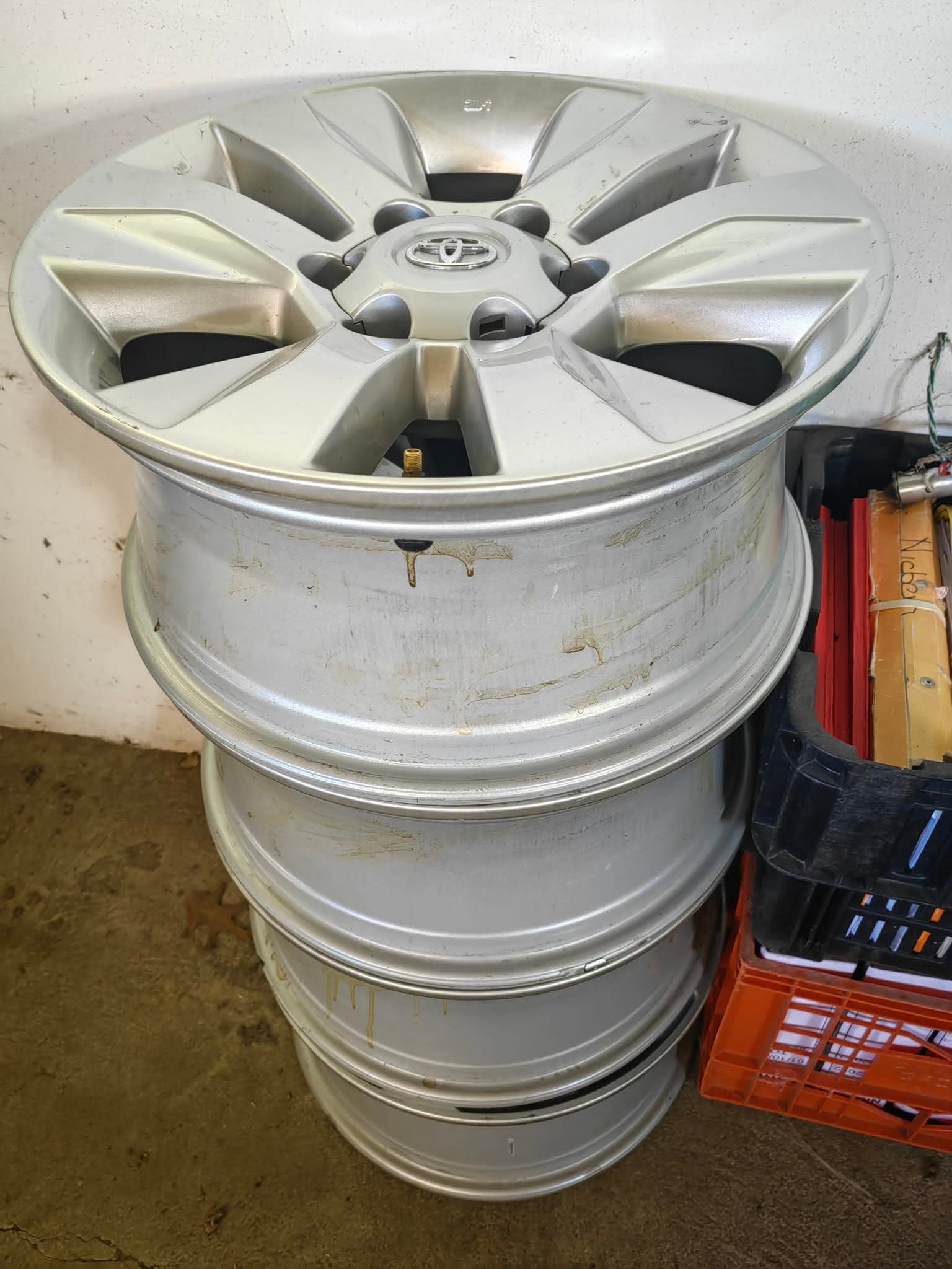 2016 Hilux/Fortuner rims - Private Seller 2016 Hilux/Fortuner rims - Private Seller