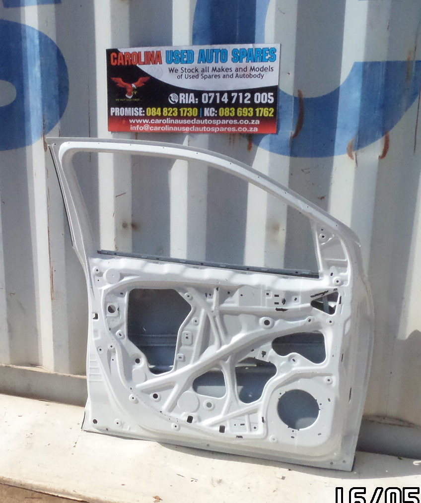 Toyota starlet cross left side front door - Private Seller