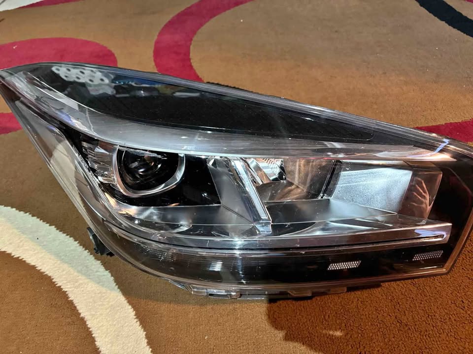 Chery Tigo 4 Pro Headlight - Private Seller Chery Tigo 4 Pro Headlight - Private Seller