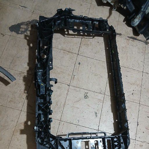 Mahindra xuv 3xo cradle - Private Seller Mahindra xuv 3xo cradle - Private Seller