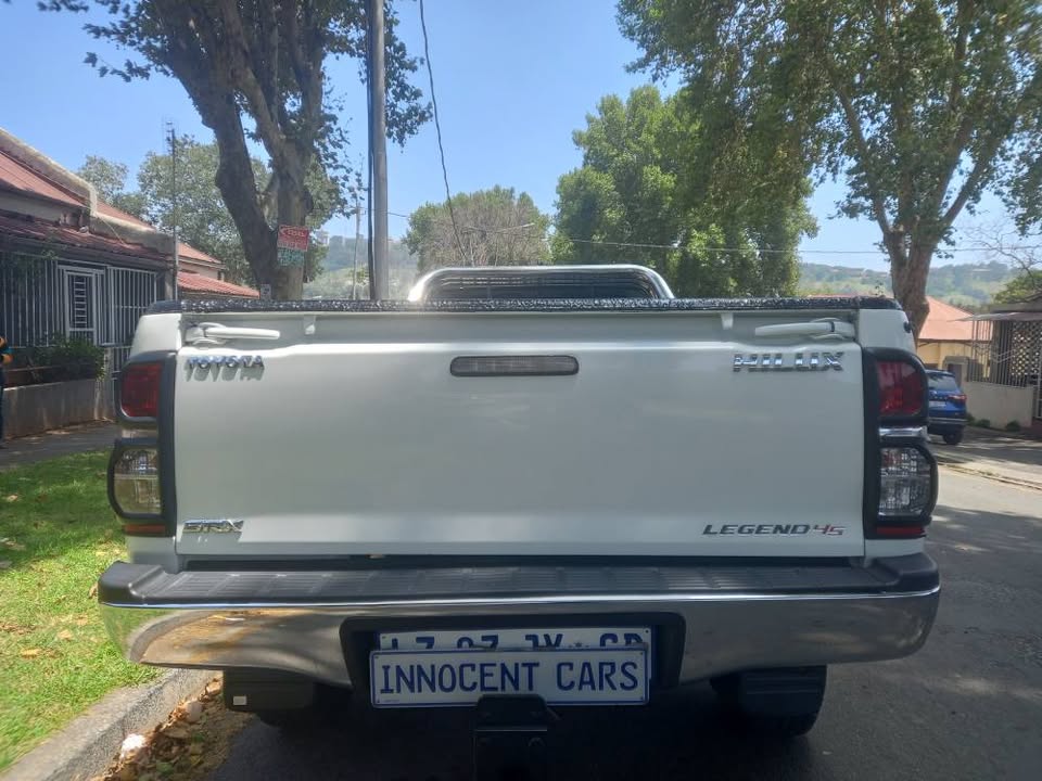 2014 Toyota Hilux Single Cab 3.0 D4D DIESEL LEGEND 45, Manual, White Color, Mileage