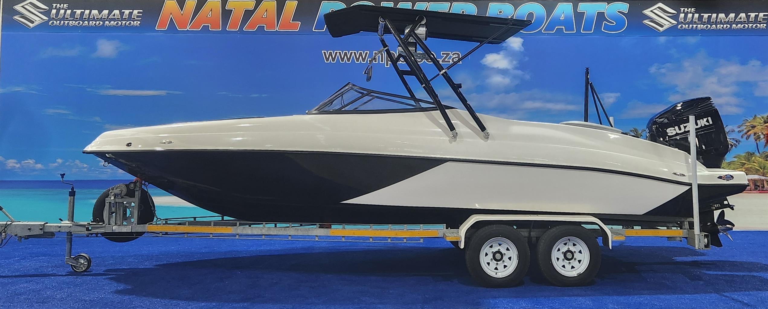 CLASSIC 230 ON TRAILER 300 HP SUZUKI 4 STROKE 2024 MODEL 19 HOUR