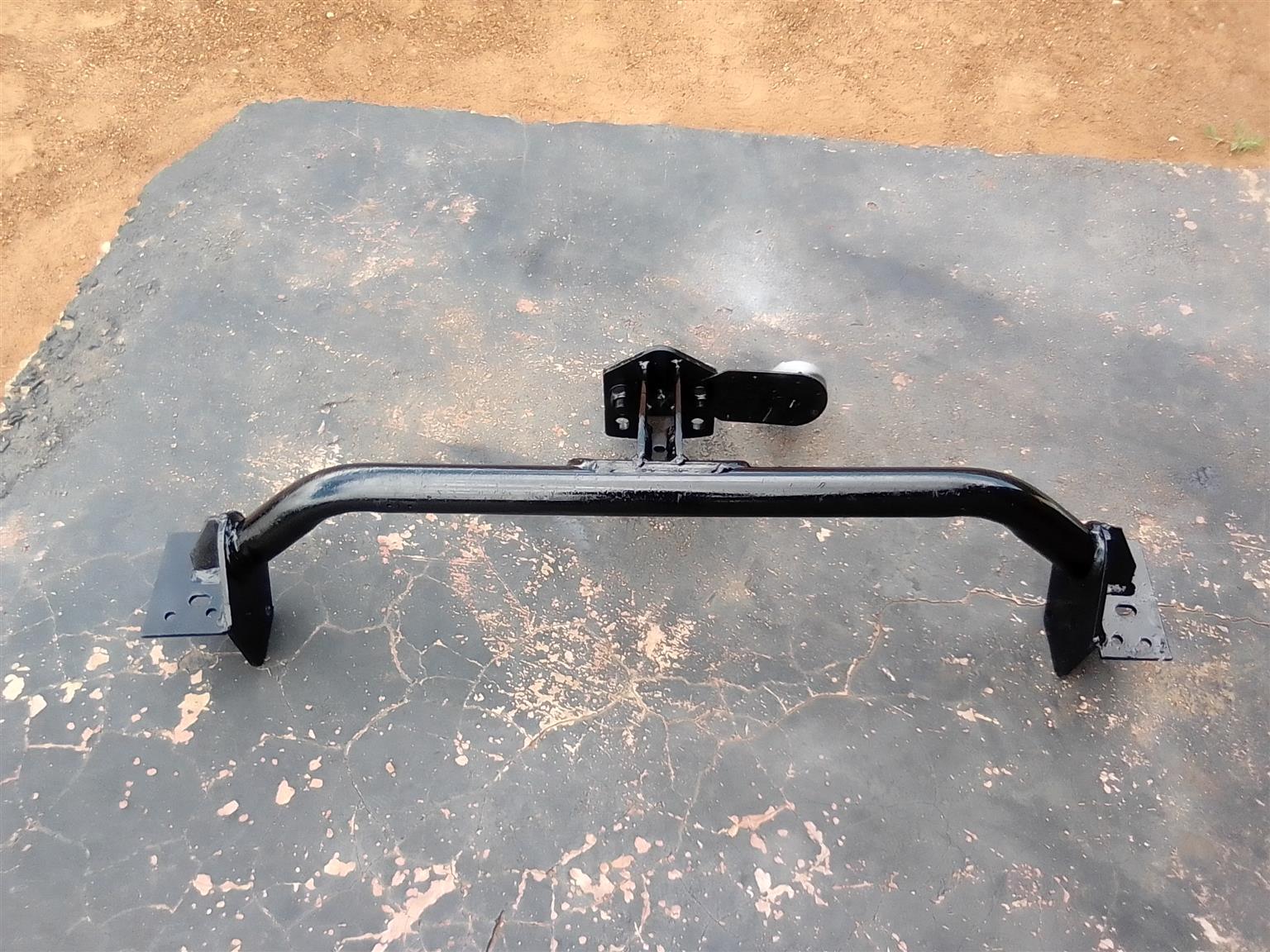 Toyota Corolla 1.6 tow bar for sale in good condition. - Private Seller