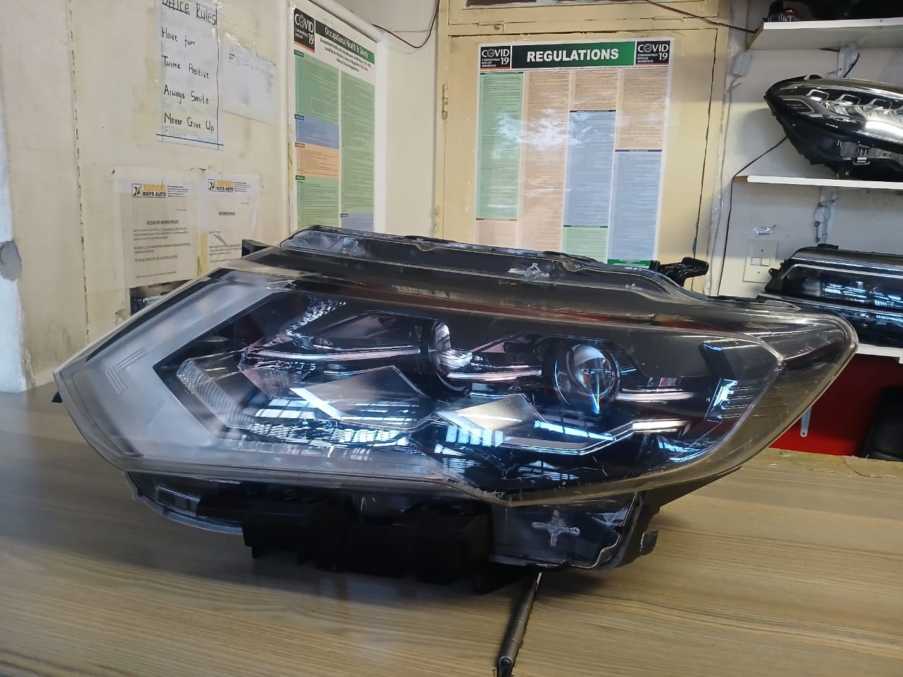 2020 HEADLIGHT( LEFT)NISSAN X TRAIL 2.5 4X4 ACENTA IN PRESTINE CONDITION - Private Seller 2020 HEADLIGHT( LEFT)NISSAN X TRAIL 2.5 4X4 ACENTA IN PRESTINE CONDITION - Private Seller