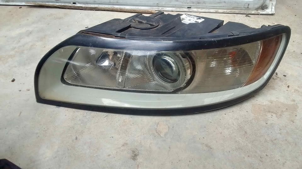 Volvo S40 headlights - Private Seller Volvo S40 headlights - Private Seller